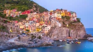 Picturesque coastal village of Manarola, Cinque Terre, Italy.