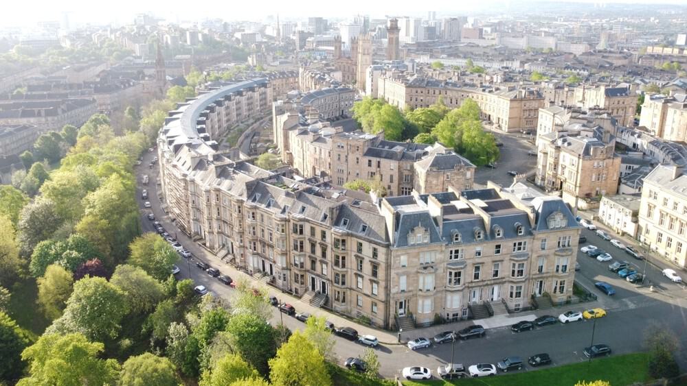 Glasgow, Scotland's vibrant cultural hub, boasts Victorian architecture, bustling Buchanan Street, and the iconic Clyde River. Its blend of historic charm and modern energy makes it ideal for urban li